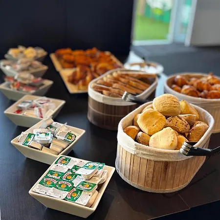 מלון Lounge אלבופיירה