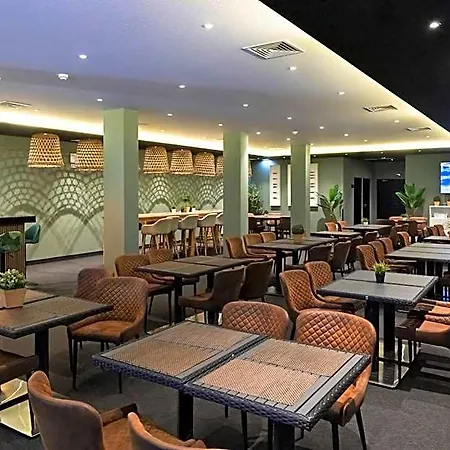 Lounge فندق 3*