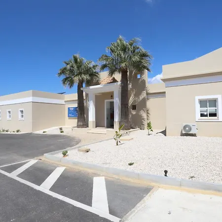 Отель Lounge 3*