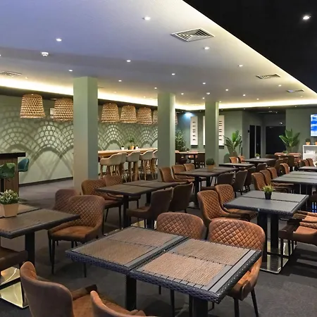 Hotel Lounge 3*